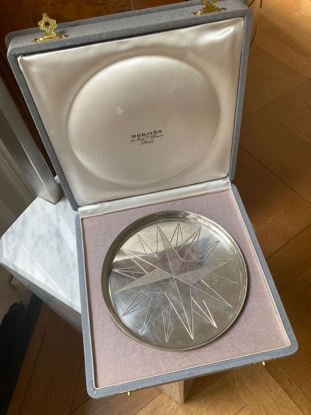 Hermès Sottobicchieri: WUNDERBARER UNTERSETZER HERMES PARIS SILBER 925 MIT BOX – Usato da Zürich venduto da kostbares 1