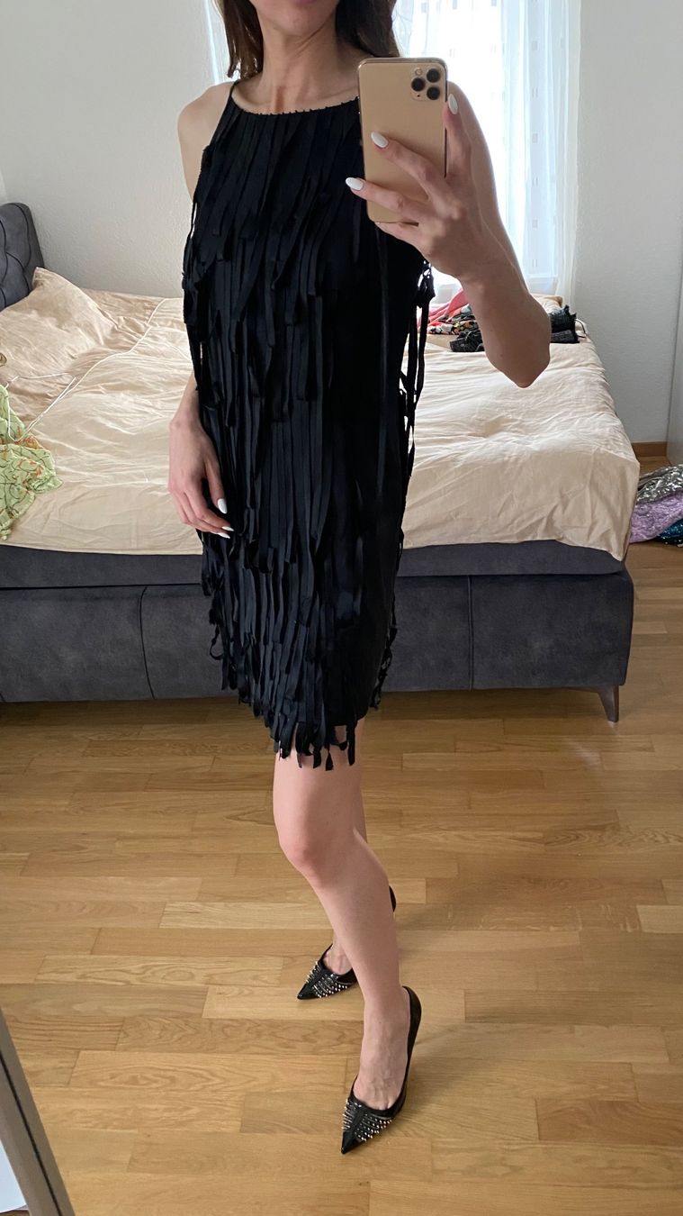 Vestiti: Schwarzes Minikleid mit Fransen Kleid Midi Grösse S – Usato da Thalwil venduto da olh_7cpg 2