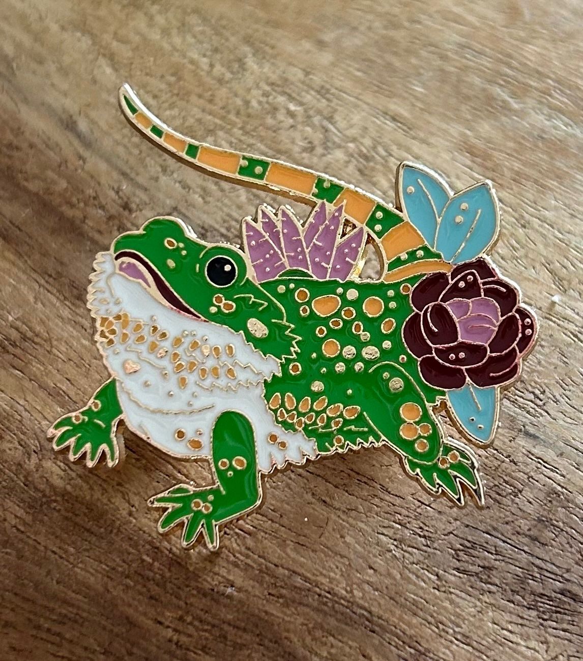 Placchette & Badge: Pin Echse / Bartagame – Nuovo e nell'imballaggio originale da Geneve venduto da vane267
