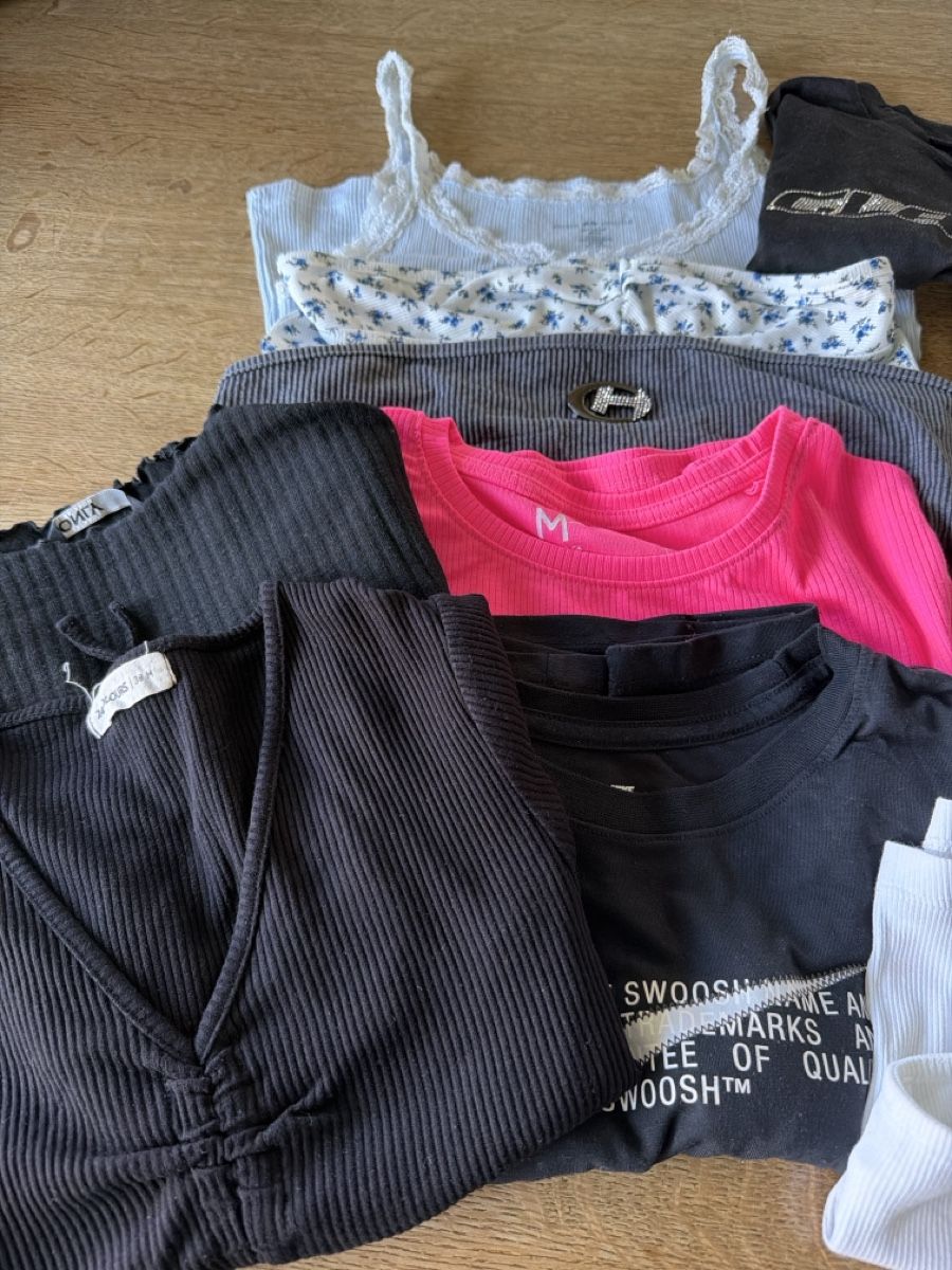 Lotti di vestiti: Sommer Kleiderpaket, Gr. M – Usato da Widnau venduto da schetti12 2