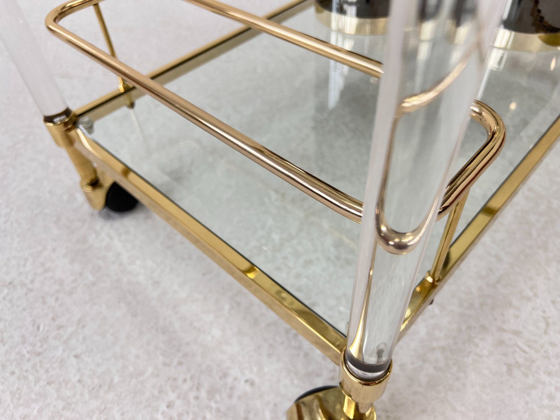 Tische: Vintage Plexi Barwagen, Beistelltisch – Gebraucht aus Walzenhausen von stilvollwohnen 6