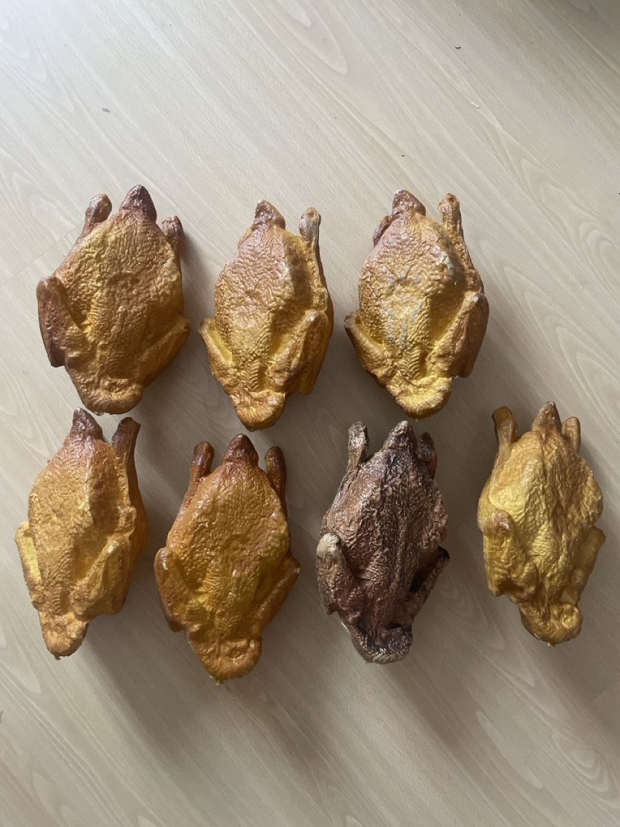 Tutte le decorazioni: 7 Kunststoff-Brathähnchen als Deko – Usato da Kaiseraugst venduto da KlausSina 1