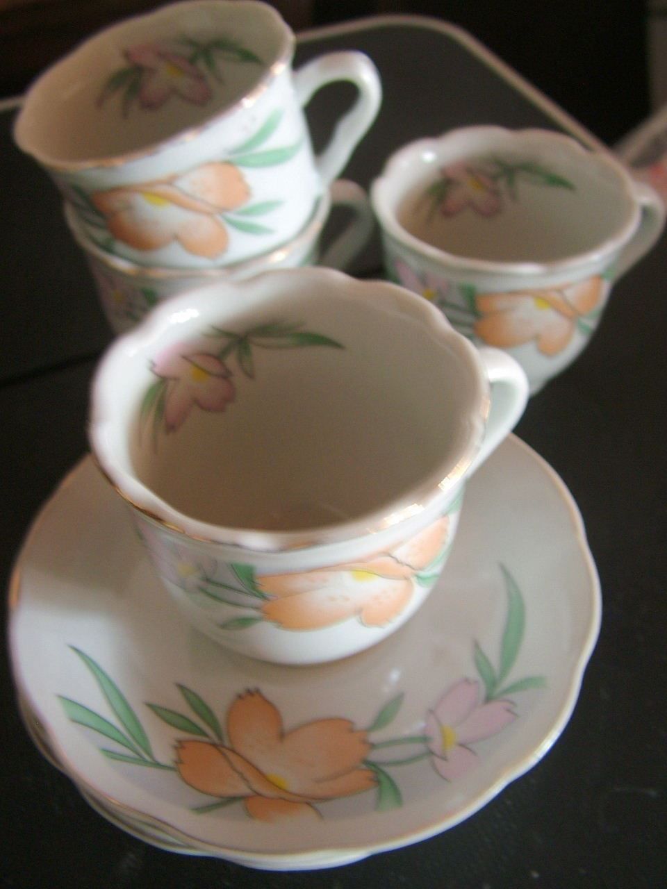 Tazze: 4 Espressotassen mit Blumen / Goldrand %% – Usato da Nunningen venduto da Ave51