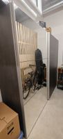 grosser Schrank mit Schiebetüren (neuwertig) mit Licht