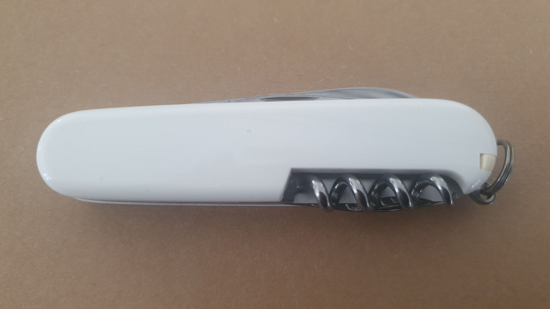 Victorinox Coltelli tascabile: 3 Victorinox Sackmesser mit Logo – Usato da Härkingen venduto da MarianneSi 1