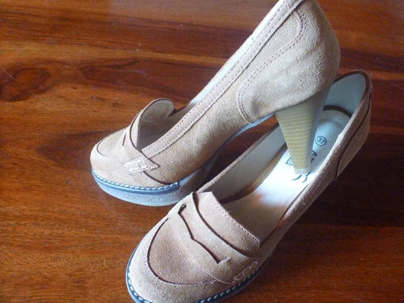 Alba Moda Scarpe da donna: Pumps, Albamoda, Wildleder Cammel – Nuovo (secondo la descrizione) da Weisslingen venduto da TechnoFant 1