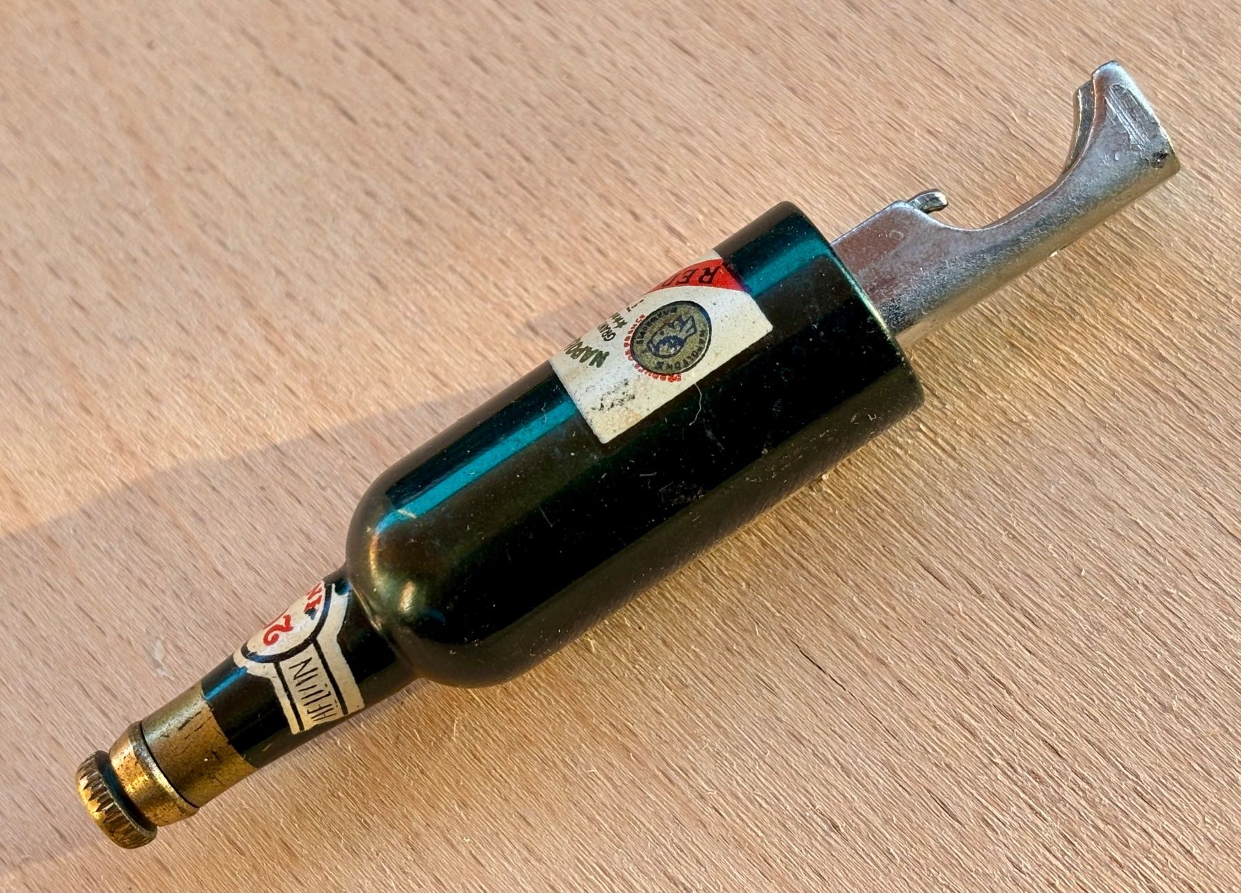 Apribottiglie & Tappi per chiusura: antiker kleiner Flaschenöffner in Form einer Flasche – Usato da Lüchingen venduto da Eeizo 3