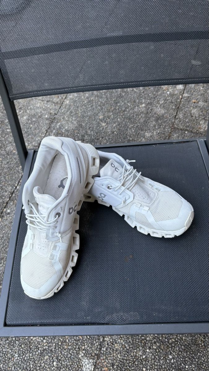 On Scarpe da donna: ON Cloud Laufschuhe weiss Grösse 38 gebraucht – Usato da Balsthal venduto da wasserente