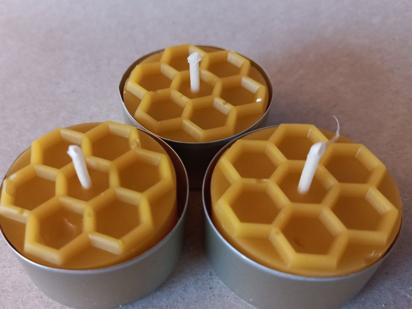 Candele: Bienenwachs Teelichter Rechaudkerzen – Nuovo (secondo la descrizione) da Le Vaud venduto da Cherzemacheri