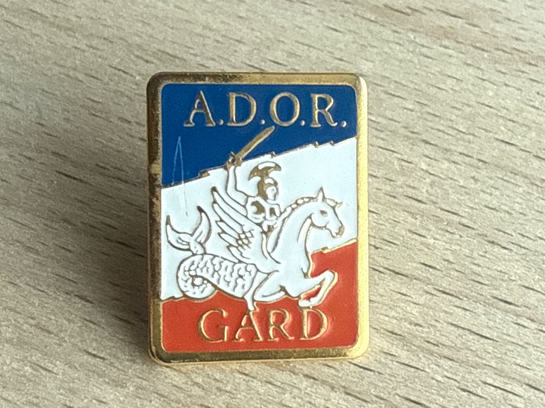 Placchette & Badge: Pin A.D.O.R. Gard – Usato da Glattbrugg venduto da Schweigmatt