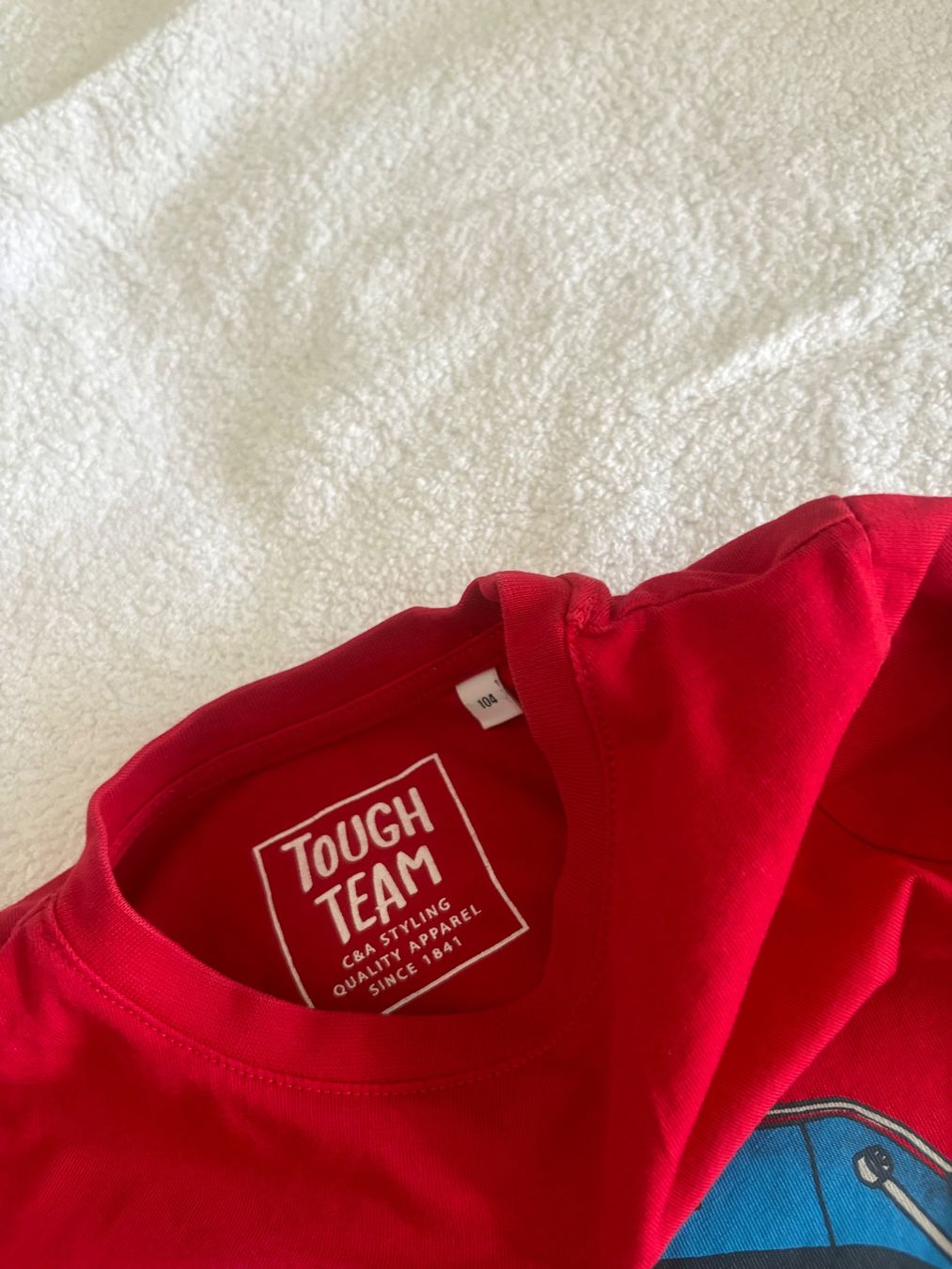 C&A Camicie, T-shirt & Polo: T - Shirt  gr 104 rot – Usato da Biel-Bienne venduto da Roserosse13 1