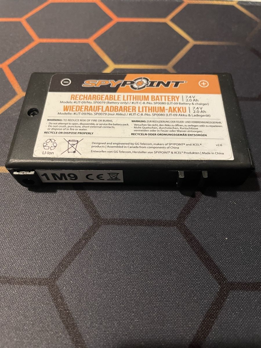 Accus: SpyPoint Lithium-Akku 7.4V - Neu – Neuf (Voir description) à Niederuzwil par adr_yf6d