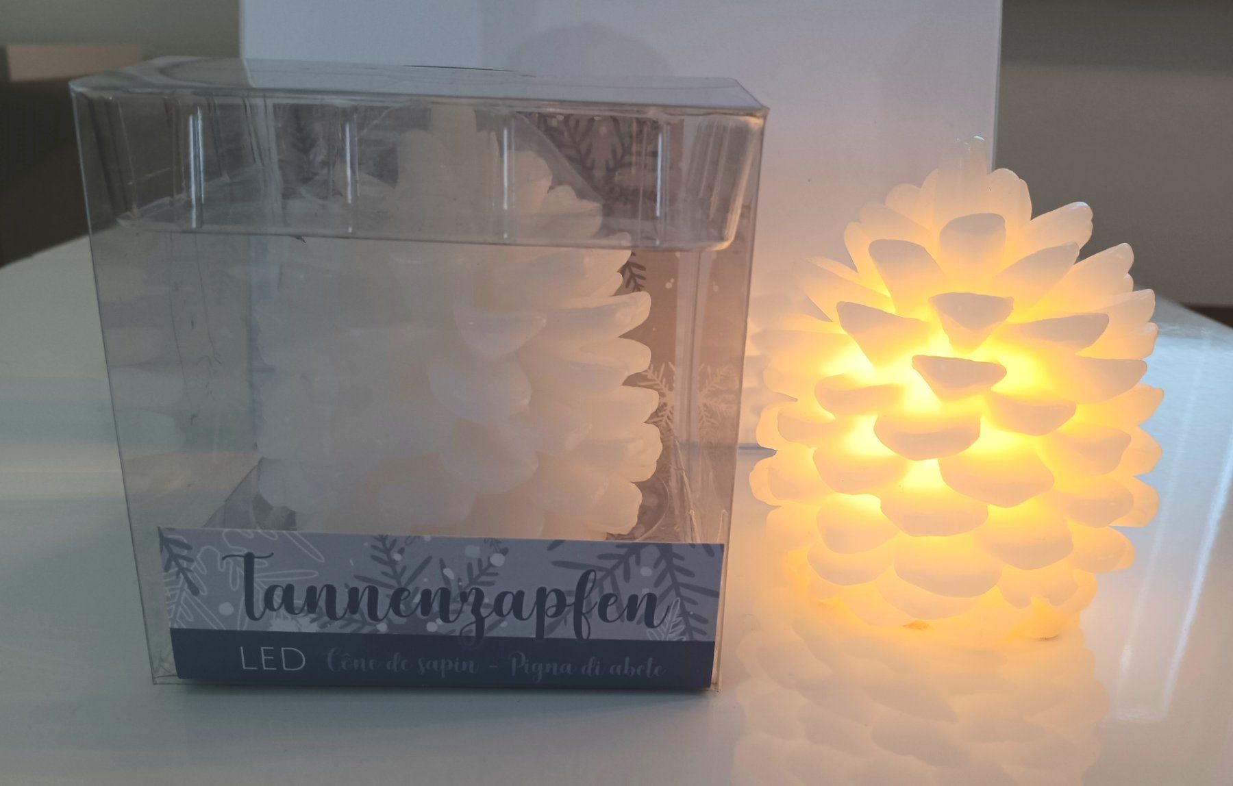 Bilderrahmen: LETZTE EXEMPLAR! Tannzapfen LED – Neu und originalverpackt aus Aarau von Yeeaaah 1