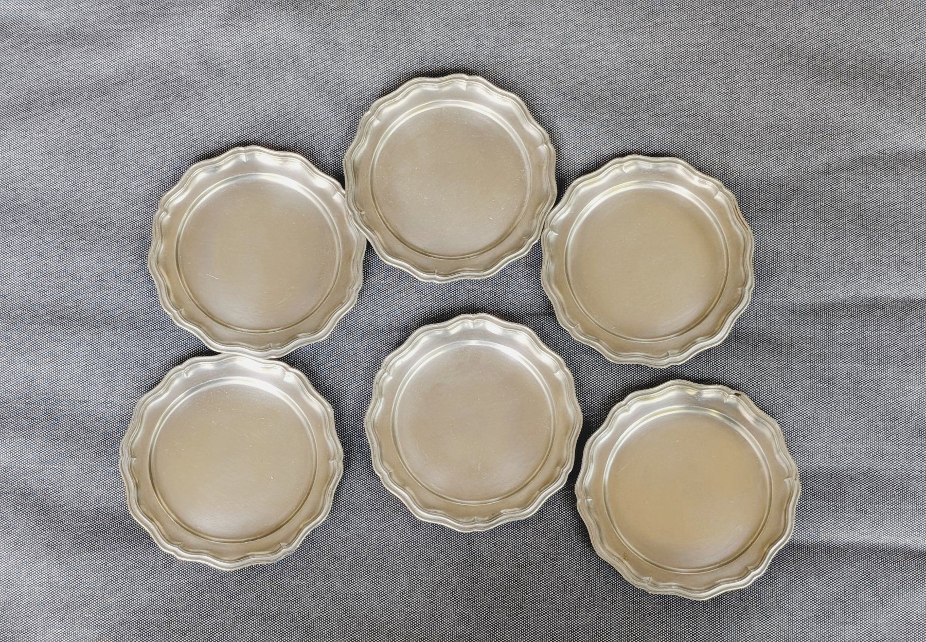 Sottobicchieri: 6-teiliges Zinntellerchen Set, Untersetzer – Usato da Düdingen venduto da Zenobe 1