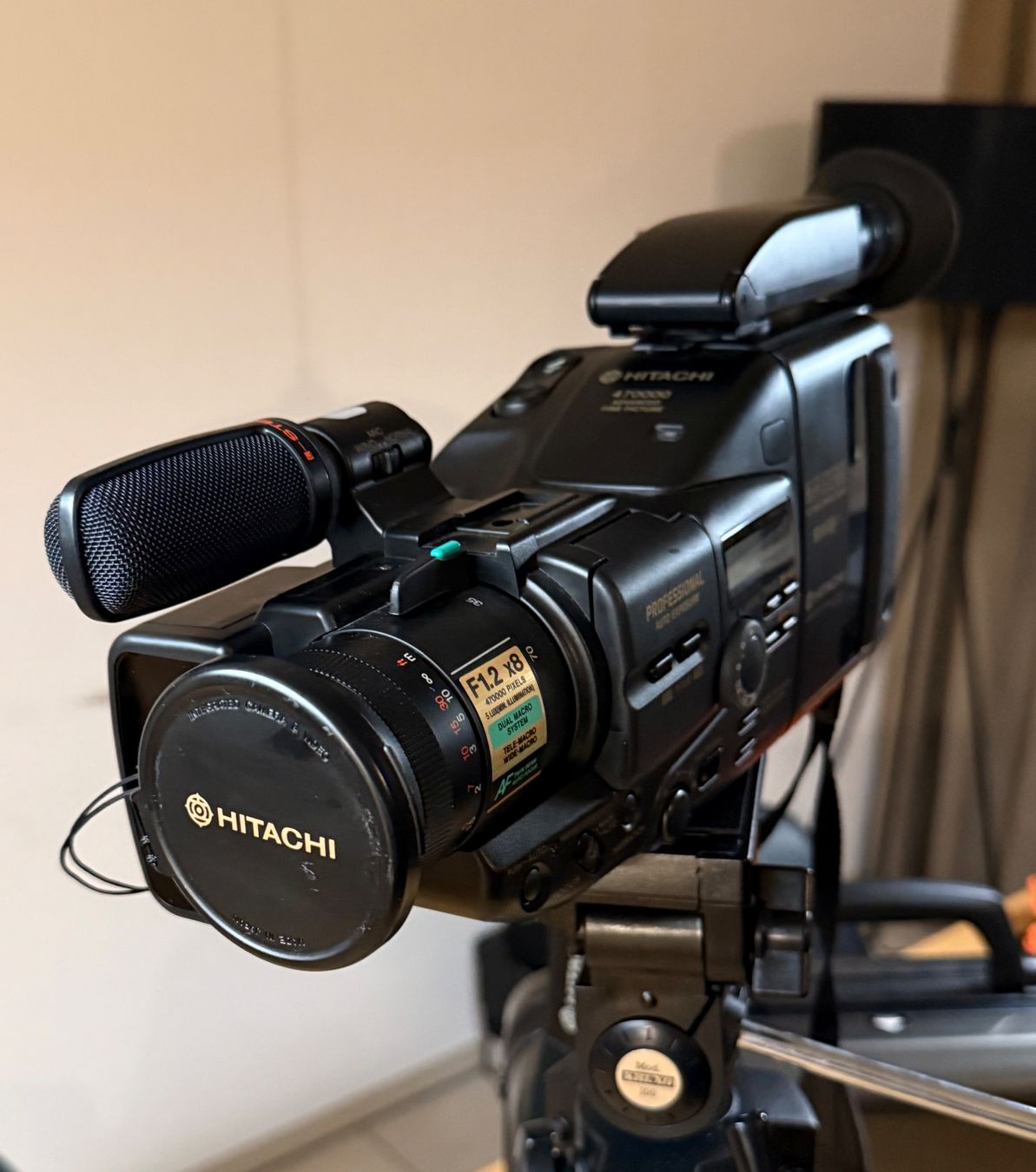 Hitachi Videocamere: HITACHI INTEGRATED CAMERA & VIDEO VM - S83 E – Usato da Dietikon venduto da gab_qz7y 6
