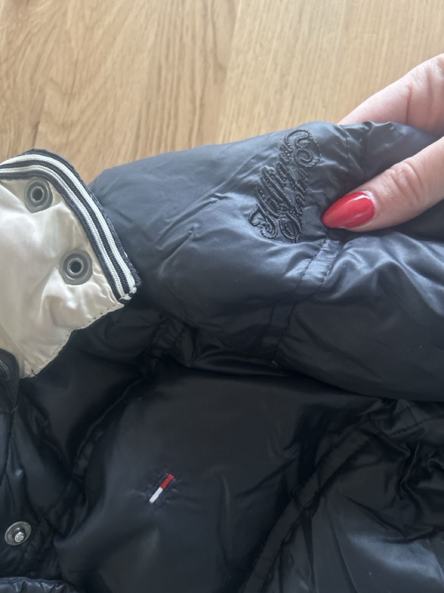 Tommy Hilfiger Giacche: Tommy Hilfiger Winterjacke Daunenjacke Gr.X-Small – Usato da Rothrist venduto da Nadjane 2