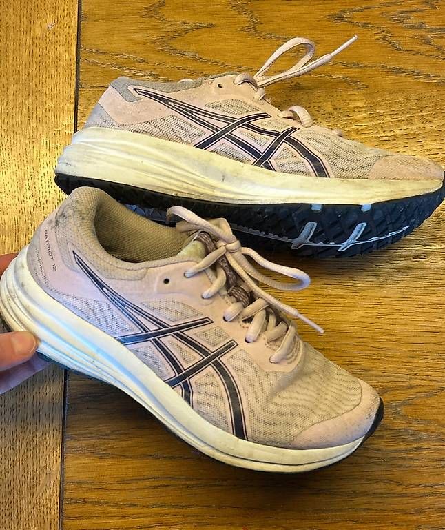 Asics Scarpe per ragazze: Turnschuhe Asics Gr. 34.5 – Usato da Zollbrück venduto da beisu 1
