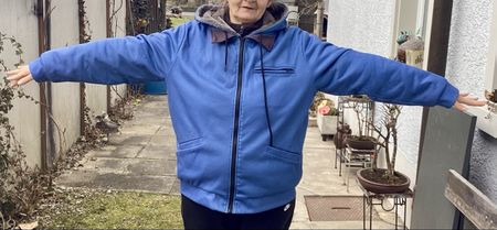 Winterjacke mit Kapuze, neuwertig, Grösse M/L, blau!