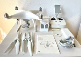 DJI Phantom 4 Drohne mit Zubehör