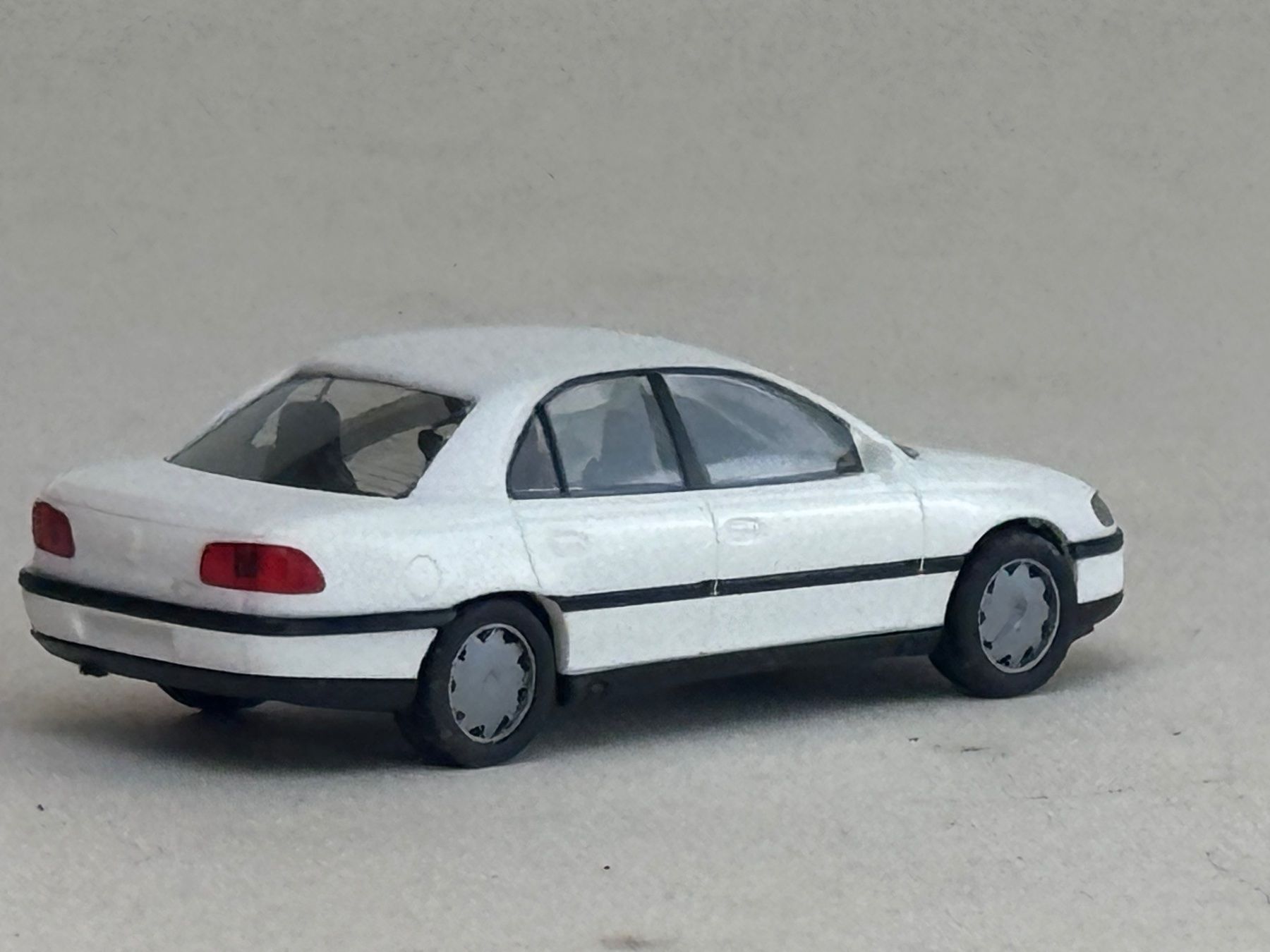 Herpa Modellini d'auto: VE1- Herpa Opel Omega weiss – Usato da Elm venduto da Wikmtz 1