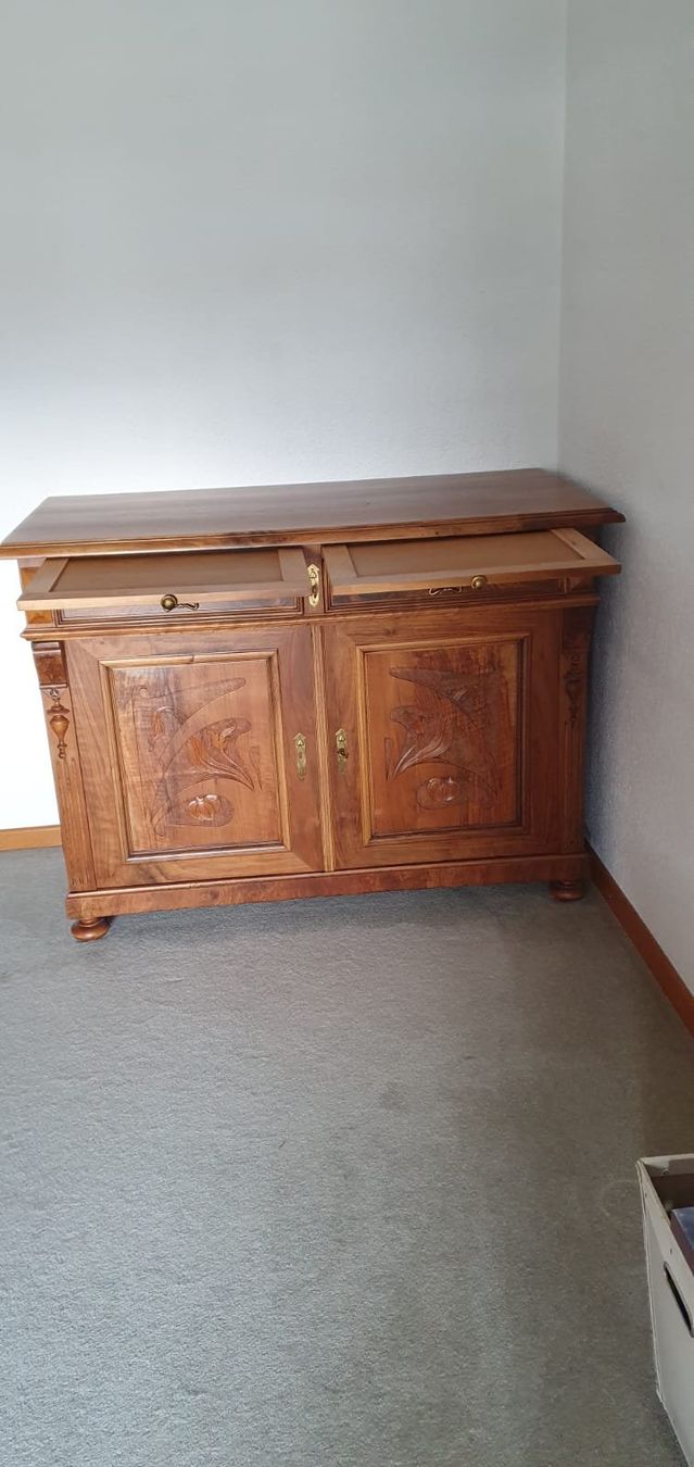 Credenze: Antikes Buffet / Jugendstil-Schnitzereien – Usato da Döttingen venduto da reg_lzy2