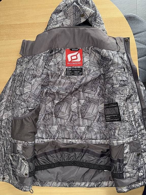 Jacken: Gr. M - Belowzero Ski-/Snowboardjacke, 10000 mm Wassersäule – Gebraucht aus Zug von Luca_01_ 2