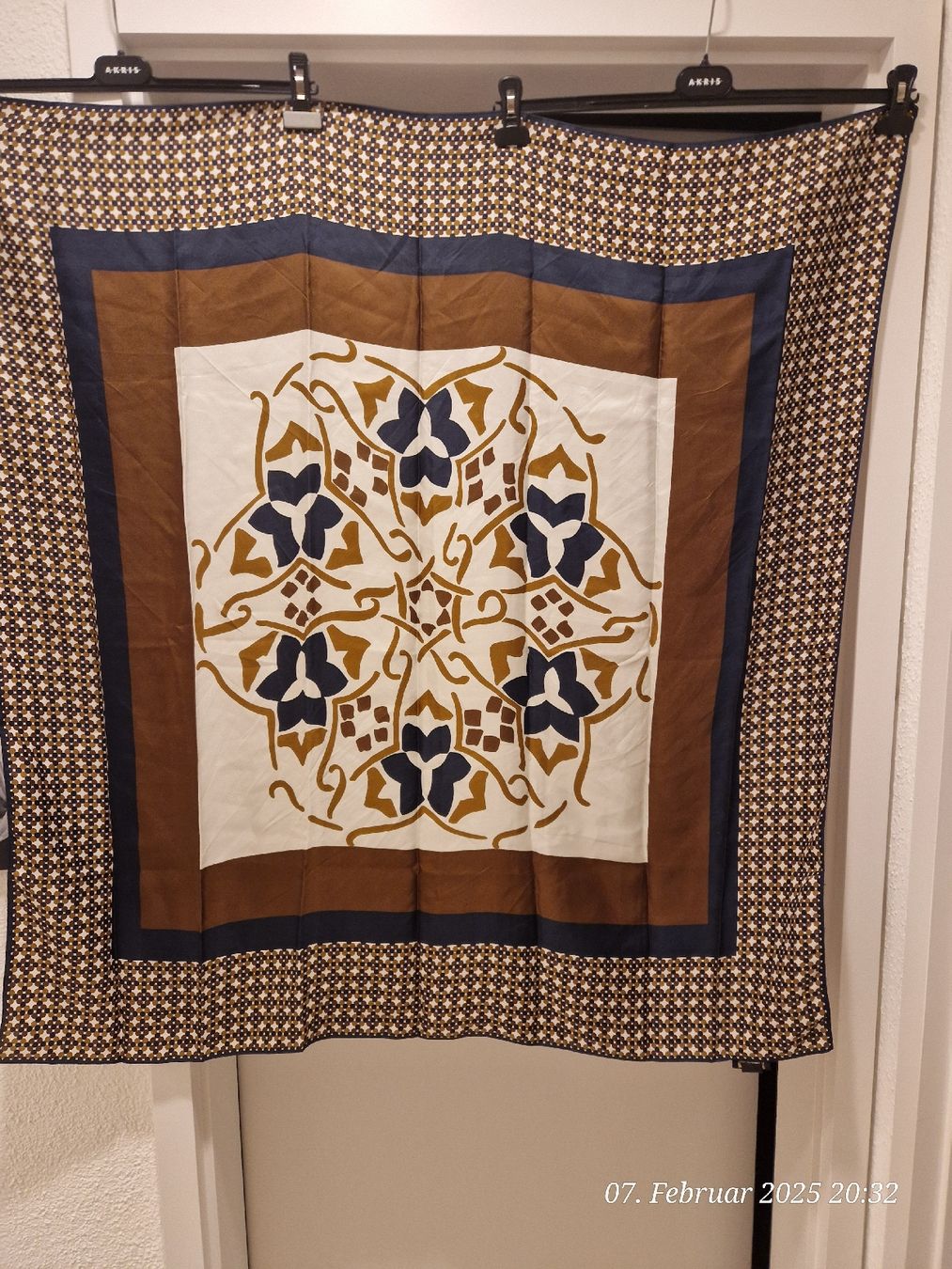 Massimo Dutti Foulard & Sciarpe: Schaal Massimo Tutti – Usato da Bünzen venduto da Milly32