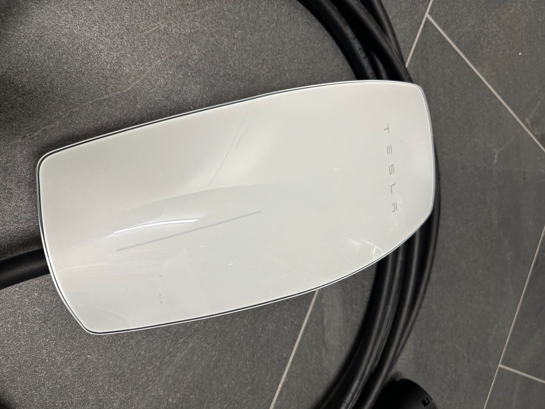 Tesla Caricabatterie: Ladestation Wall Connector für Tesla – Usato da Zufikon venduto da Chaebi4 1