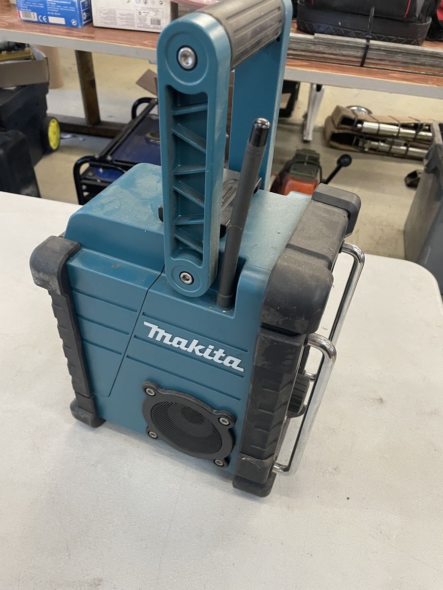 Makita Radio: Makita Baustellenradio – Usato da Flaach venduto da Binz 1
