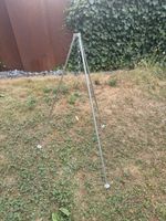 Grill Dreibein Stahl mit Kette und Haken neuwertig