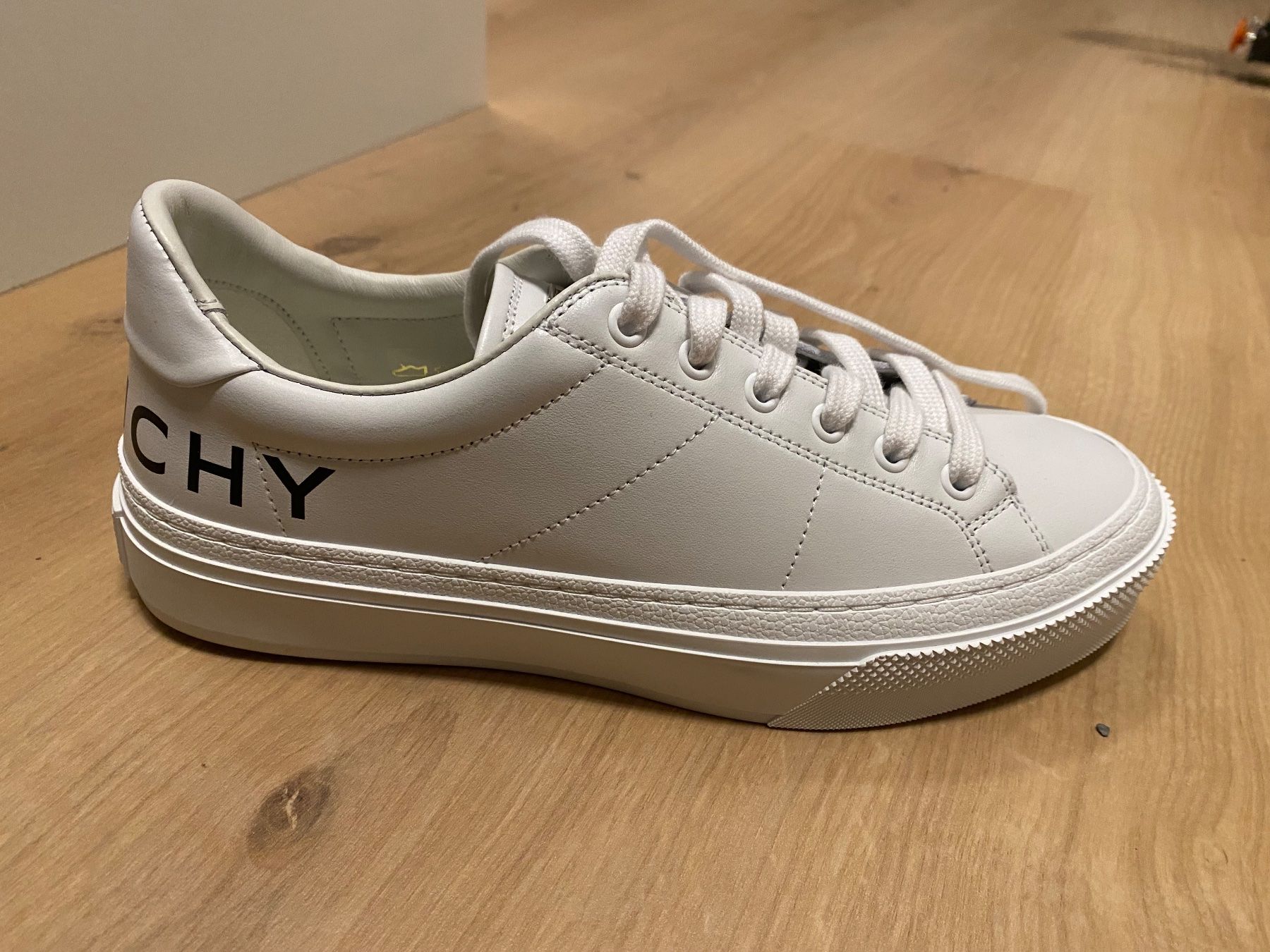 Givenchy Scarpe da donna: Basket Givenchy – Nuovo e nell'imballaggio originale da Sion venduto da lam_hnb8