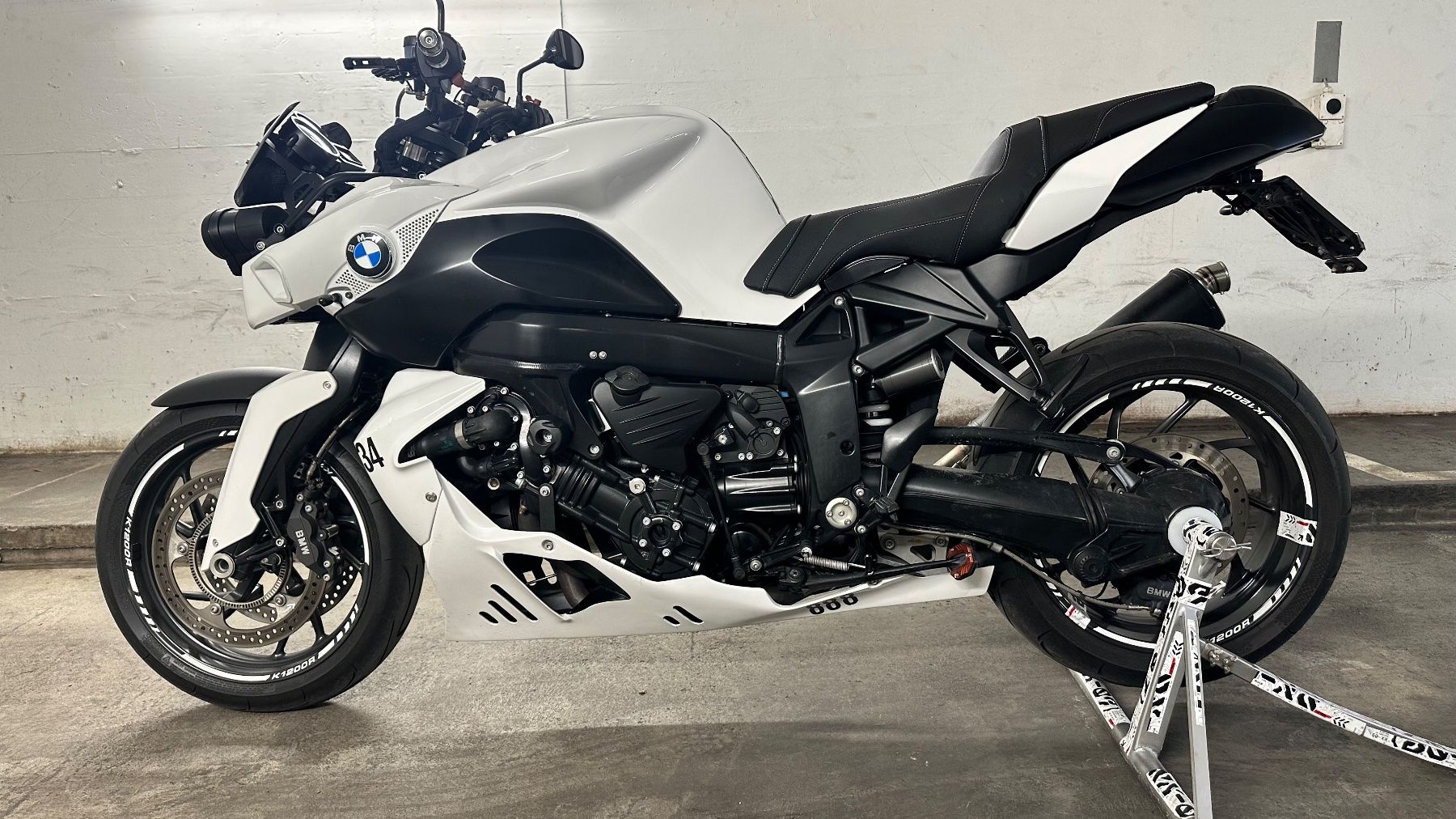 BMW Strada: BMW K1200R – Usato da Ostermundigen venduto da S.A.V. 1