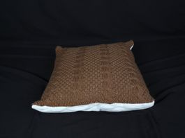 HANDARBEIT Gestricktes Zierkissen braun 2