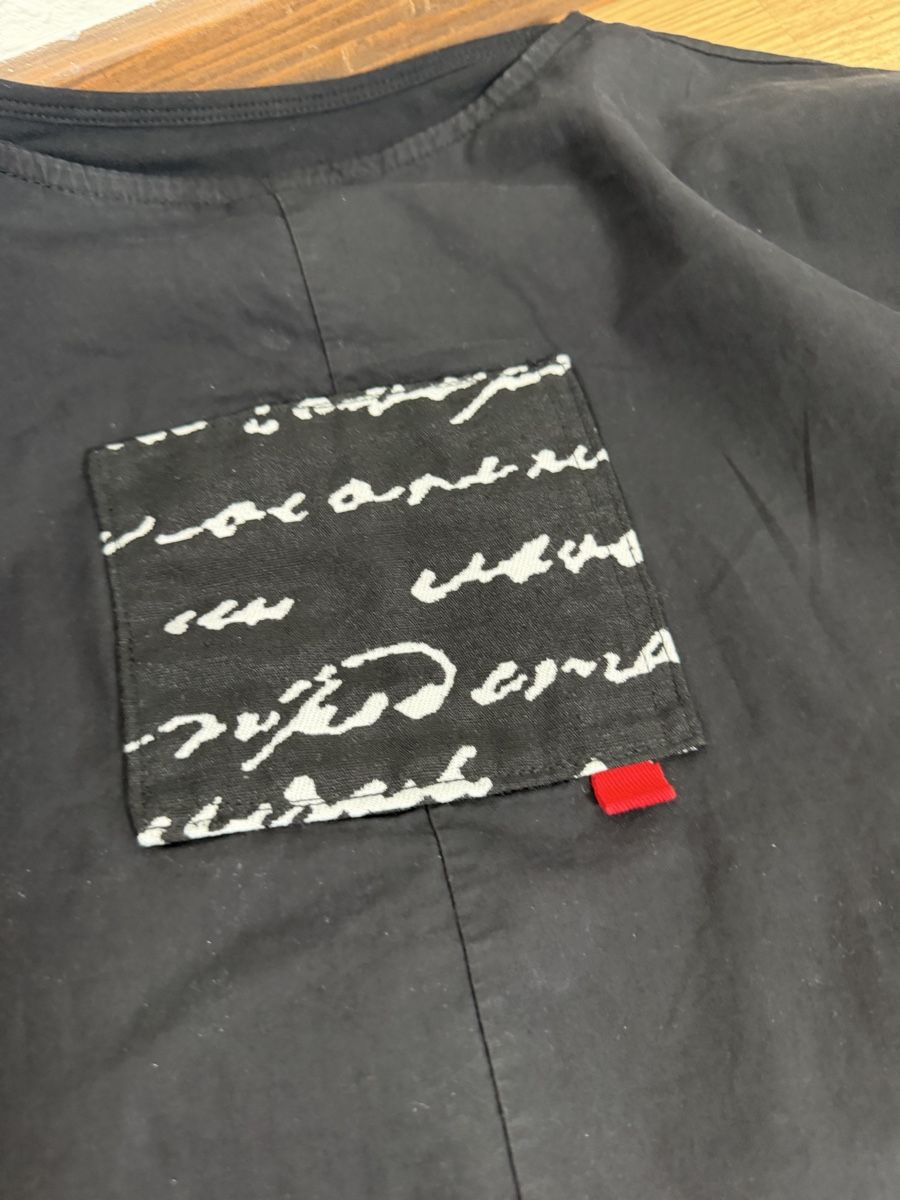 H&M Camicette: Unique H&M Black Shirt Size S Long Sleeve Script Detail – Usato da Knonau venduto da Grapesvintage 5