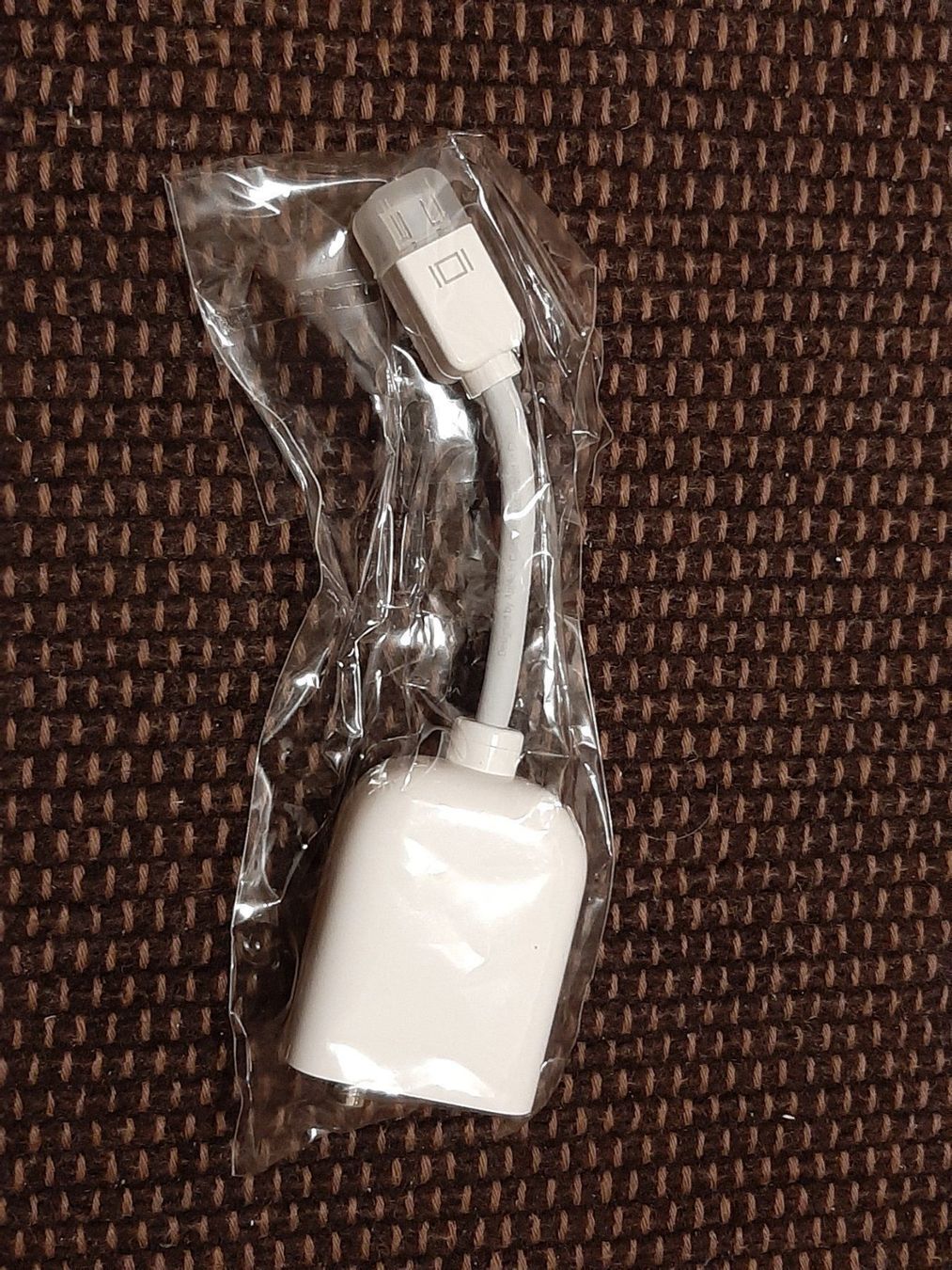 Apple Cavi: Apple Mini VGA to RCA S-video AV Cable – Usato da Porza venduto da ulletta1