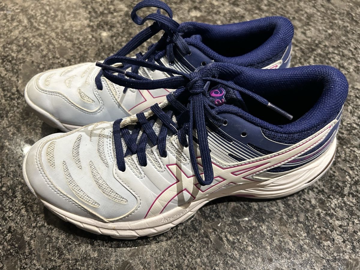 Asics Scarpe da donna: Asics Hallenschuhe Gr. 40 – Nuovo (secondo la descrizione) da Jonen venduto da speedy1972
