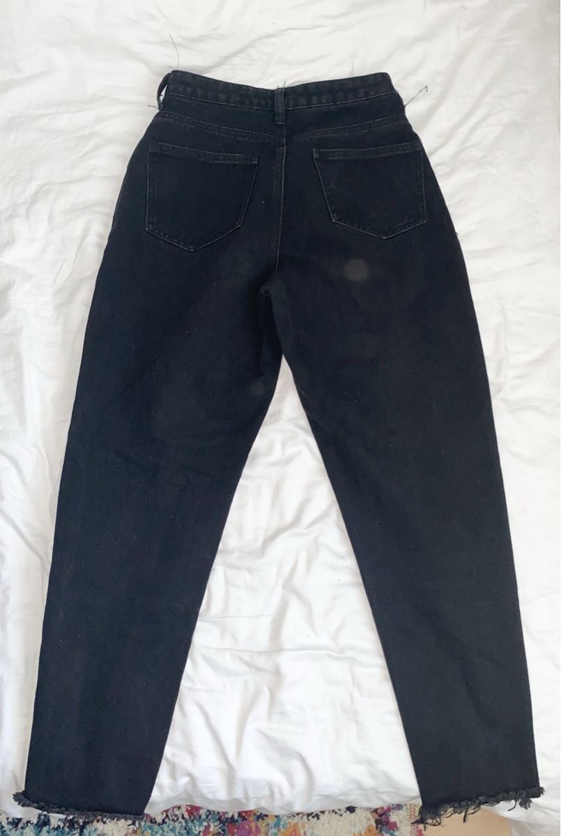 Jeans: Schwarze Jeans mit Löchern – Usato da Bülach venduto da reaos 2