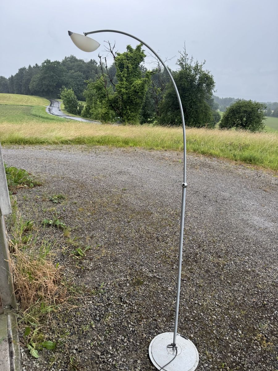 Lampade: Grosse Stehleuchte – Usato da Knonau venduto da val_sn6b