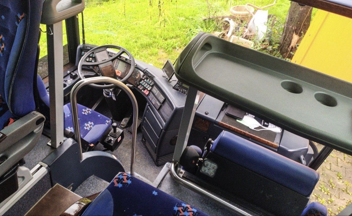 Véhicules de camping:  Wohnmobil Neoplan Starliner – D'occasion à St. Moritz par rob_9wkp 3