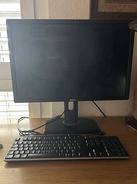Dell Monitor: Bildschirm, Tastatur, alle Kabel – Usato da Gisikon venduto da luz_l95s 1