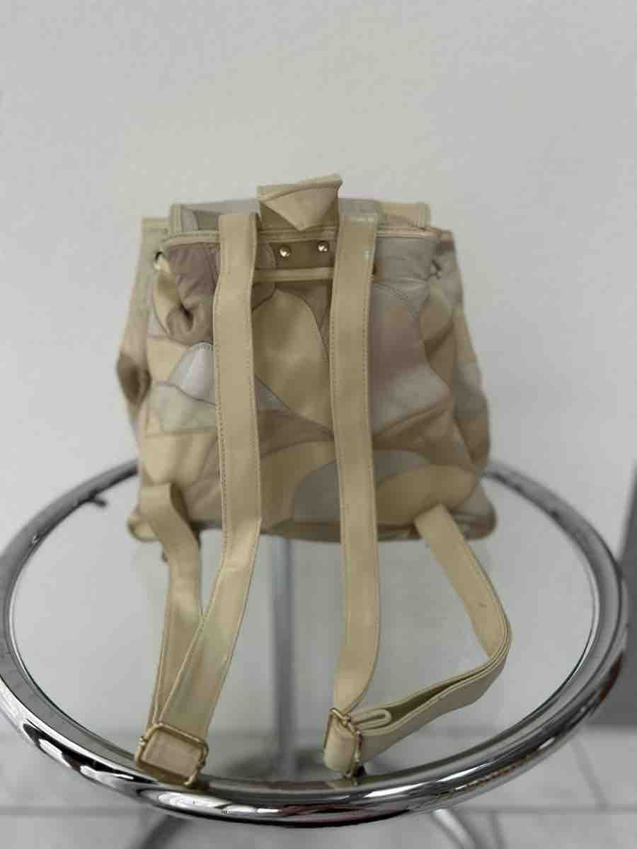 Sacs à dos: Vintage Beige Patchwork Backpack for Women – Neuf (Voir description) à Saland par ele_vc96 3
