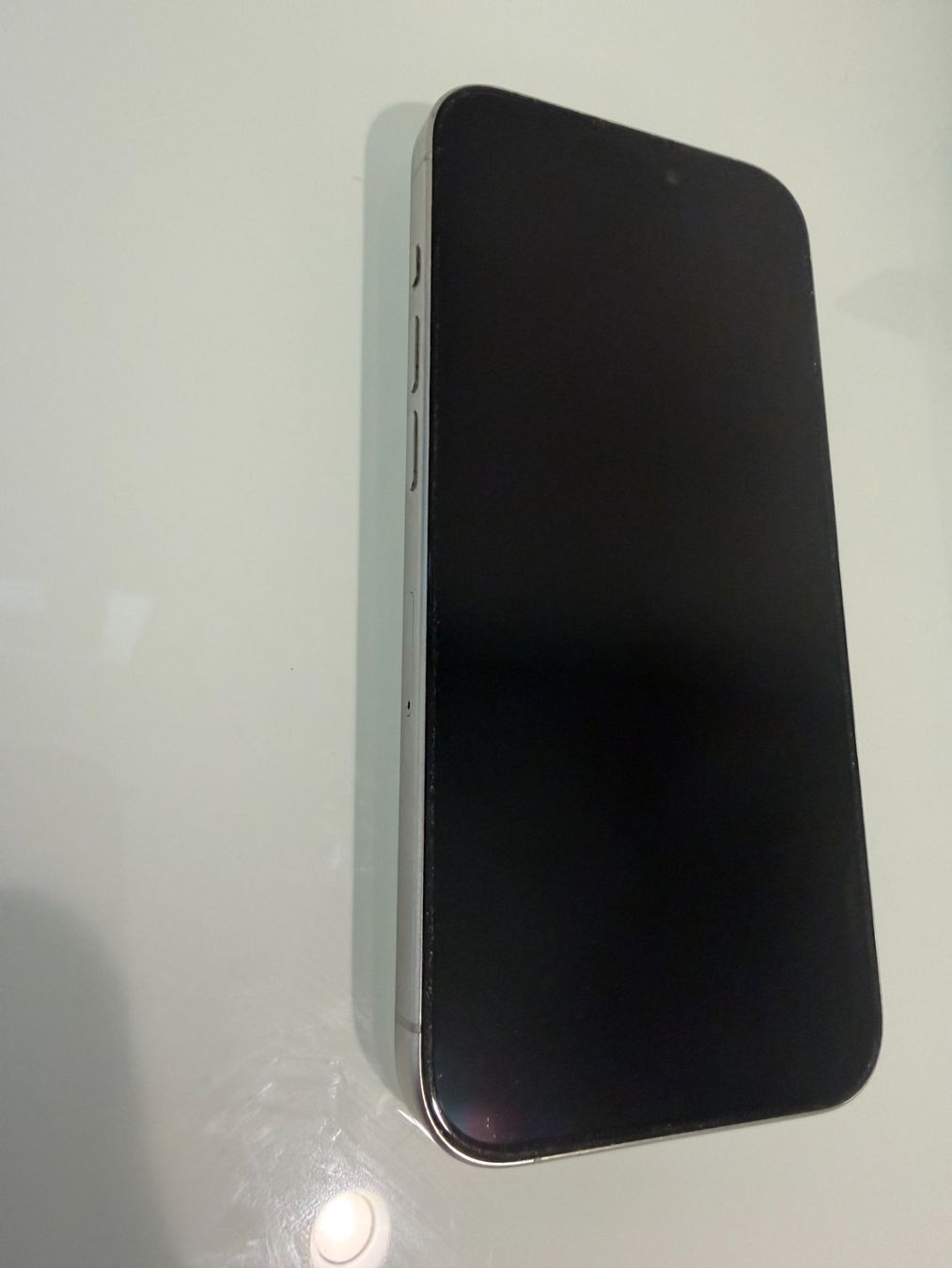 Apple Telefoni cellulari / Smartphones: iPhone15 Pro, White Titanium, 256GB – Usato da Liestal venduto da ripi1 1