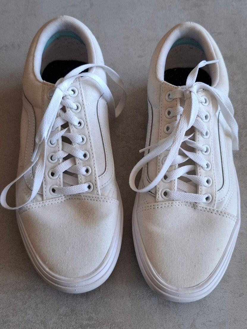 Vans Herrenschuhe: Vans Turnschuhe weiss Grösse 42 – Gebraucht aus Biel/Bienne von Kokos4