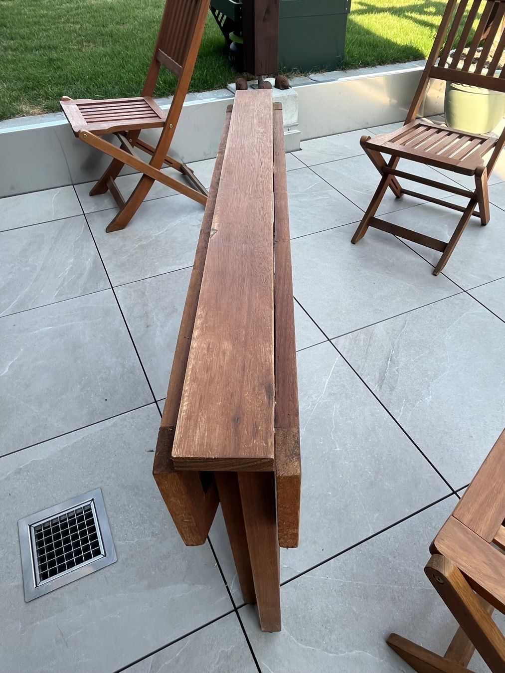Set de table et chaises: Gartentisch mit 4 Klappstühlen – D'occasion à Steffisburg par kla_gqp7 2