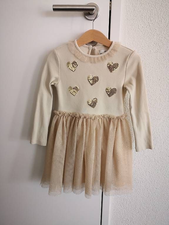 Lotti & Set di vestiti: Diverse Mädchenkleider als Set Grösse 104-110 – Usato da Ottenbach venduto da Acki_la