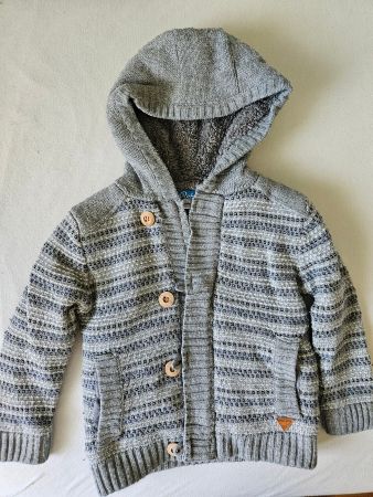 Dickes Kapuzen Jäckchen / Strickjacke Gr. 104 Winter Rebel
