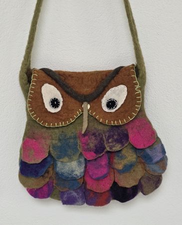 Tasche Filz Umhängetasche Eule 100% Wolle bunte Federn