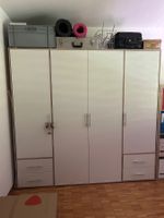 Kleiderschrank