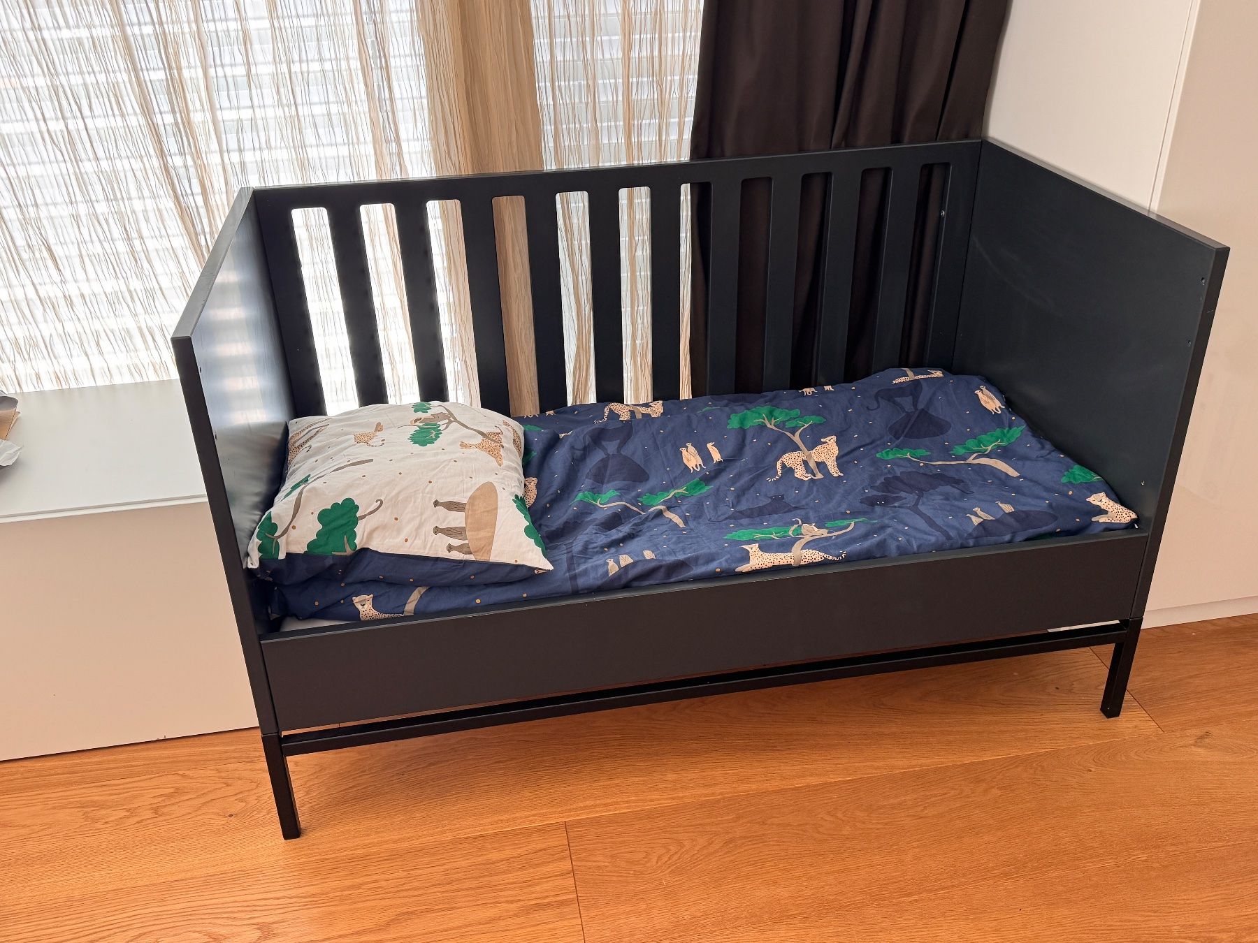 Quax Tables à langer & accessoires: Quax Kinderbett und Wickelkommode – D'occasion à Risch par Bretorianer