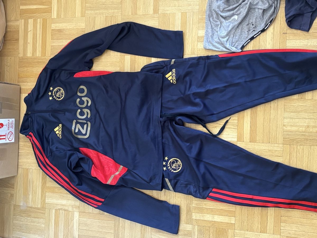 Lotti di vestiti: Survêtement Ajax  – Usato da Genève venduto da Pirou212